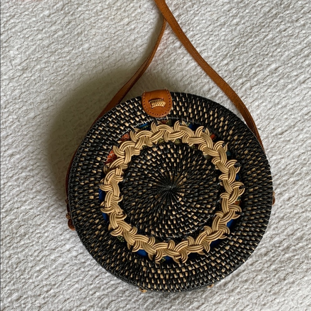 Round Woven Black and Tan summer Purse